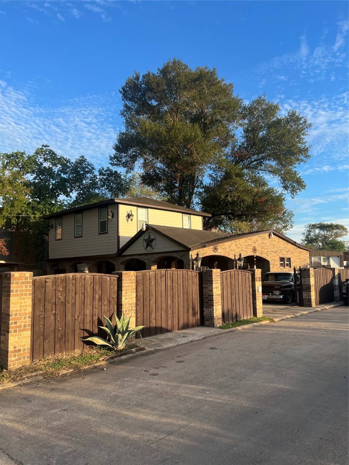 Houston, TX 77044,8726 Barker DR