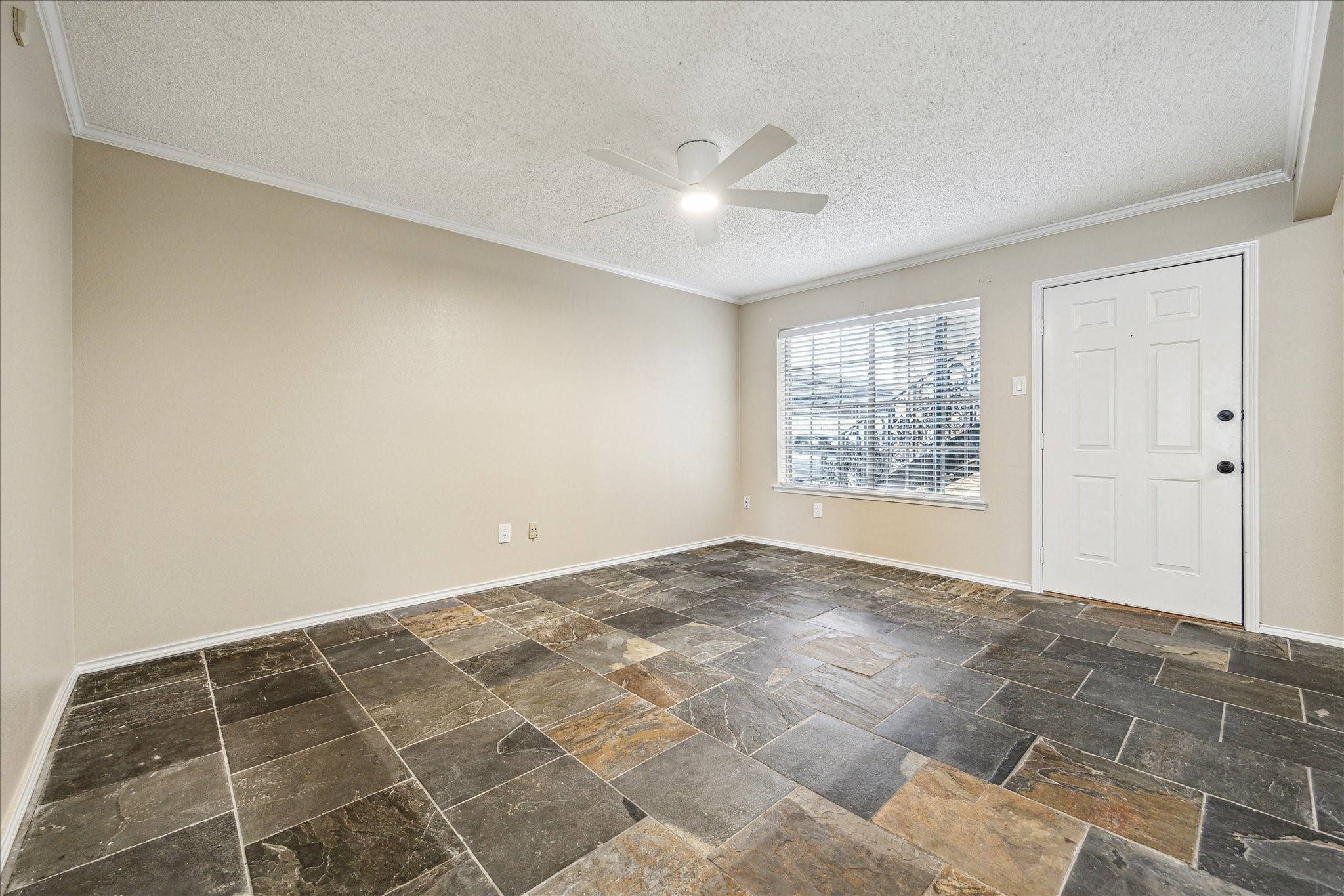 Houston, TX 77098,3131 Southwest FWY #C32
