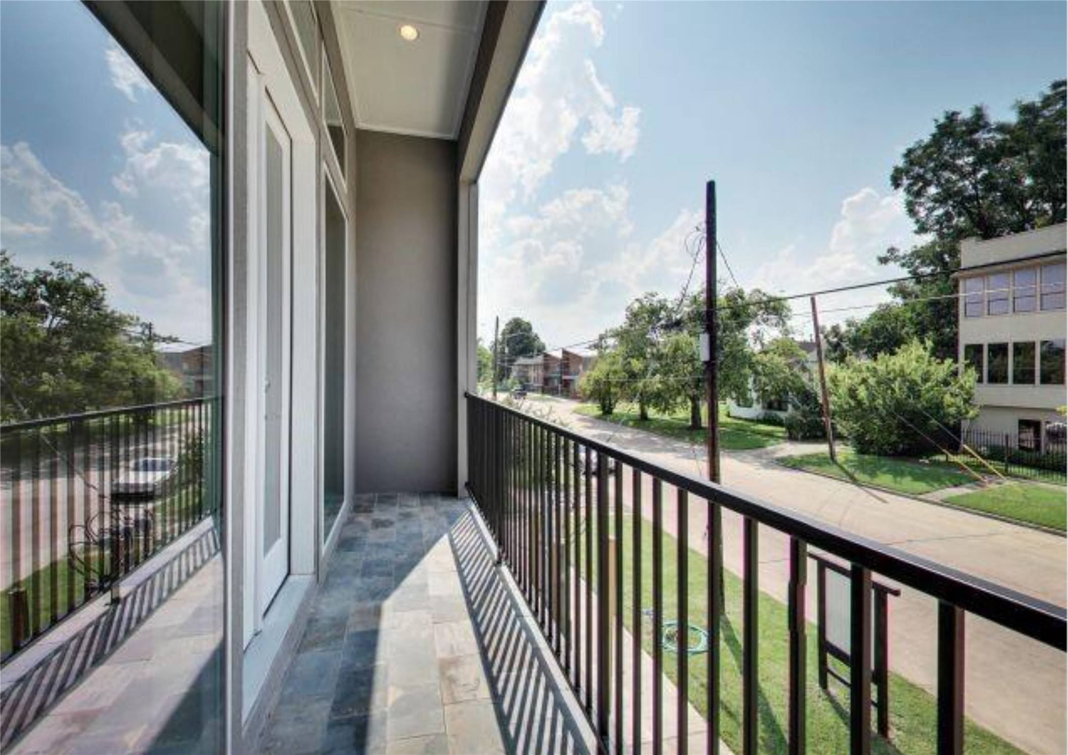 Houston, TX 77004,2206 Holman ST