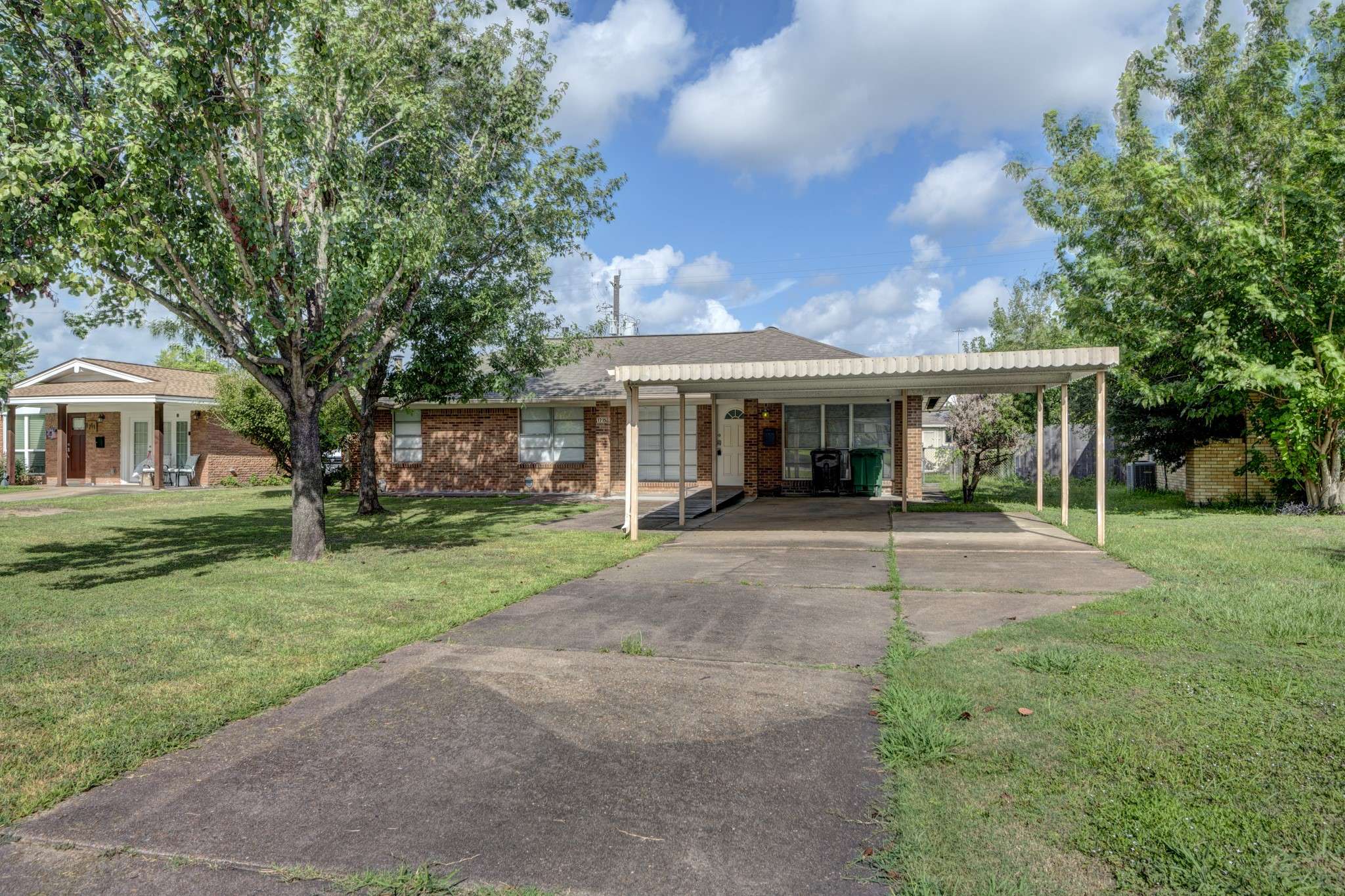 Houston, TX 77008,1715 Fawnhope DR