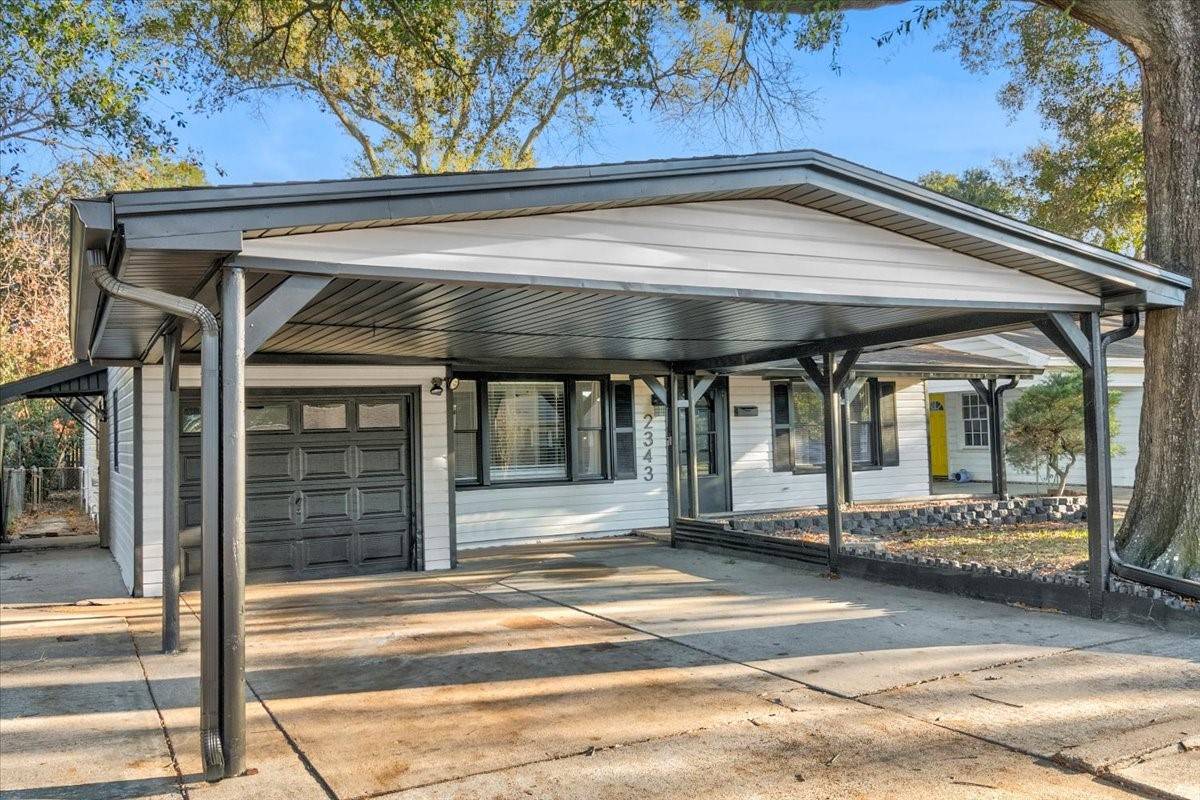 Port Neches, TX 77651,2343 2nd ST