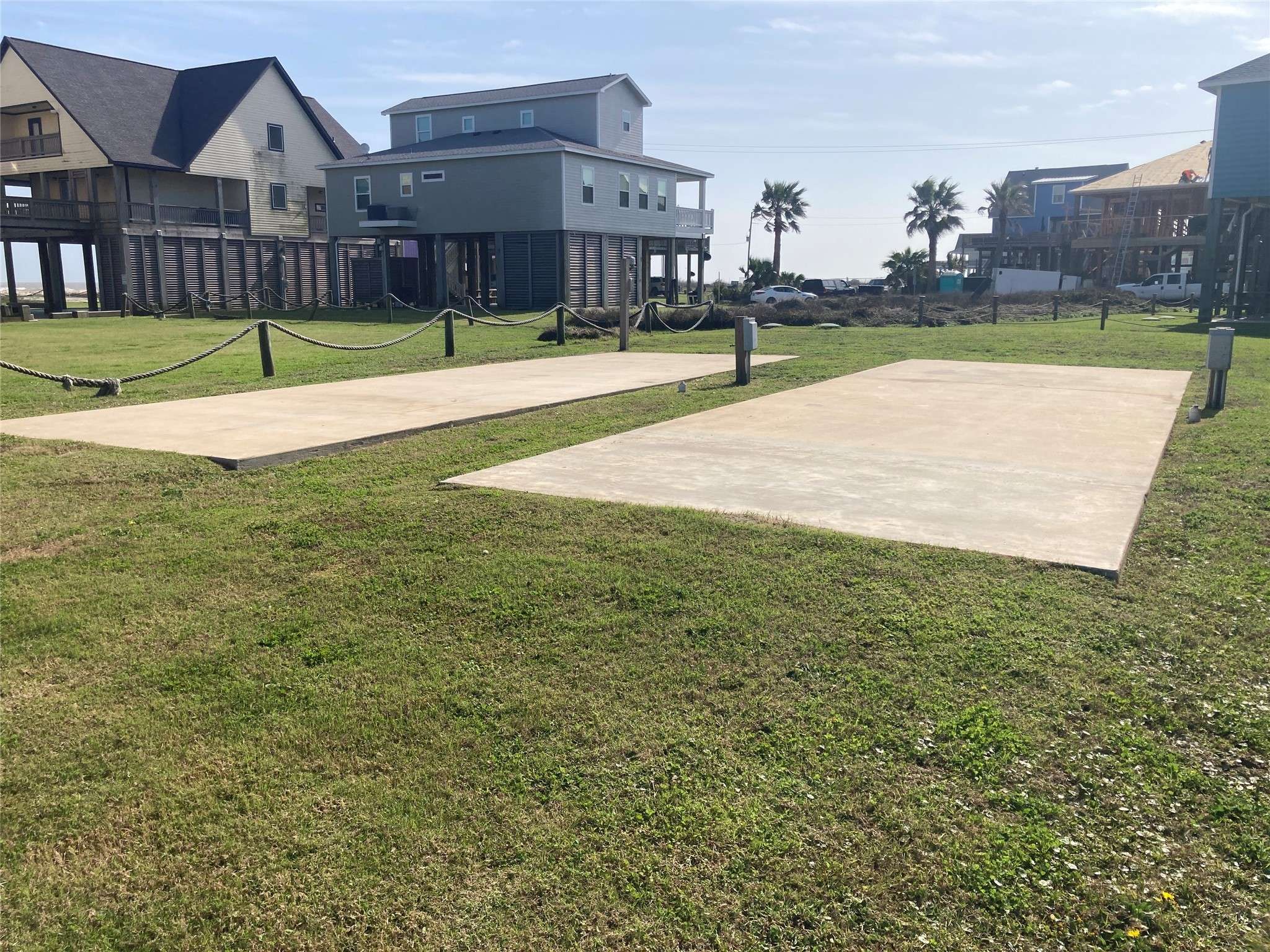 Crystal Beach, TX 77650,881 MEYNIG DR