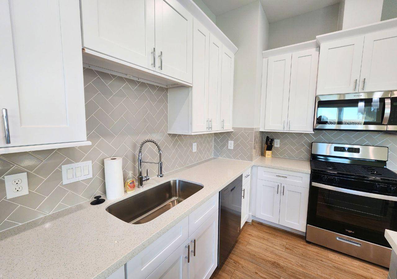Houston, TX 77091,615 Northew ST #E