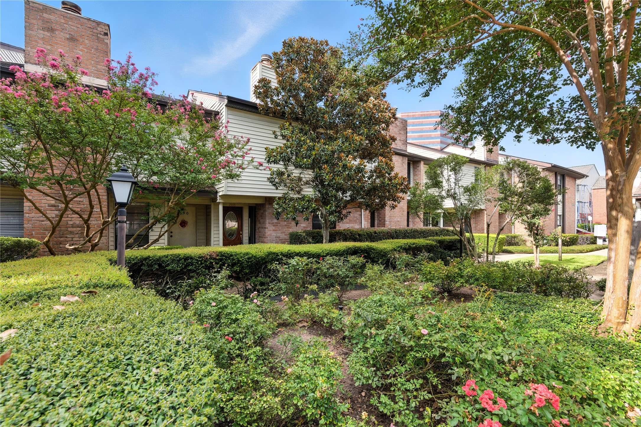 Houston, TX 77057,2588 Bering DR