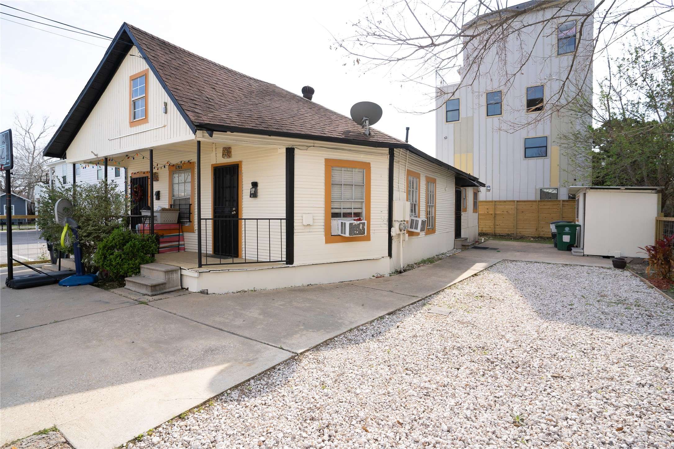 Houston, TX 77009,1611 Common ST #4