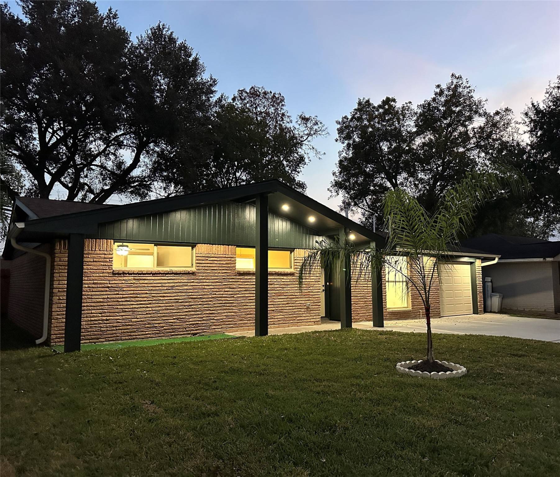 Houston, TX 77035,5803 E Greencraig DR E