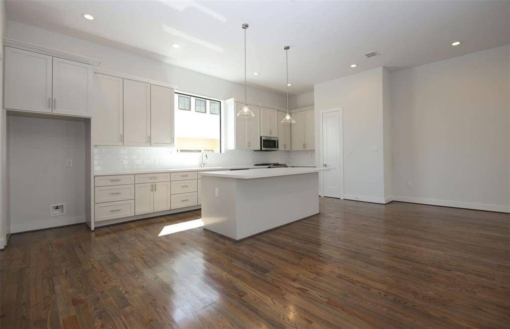 Houston, TX 77008,820 W 22nd ST