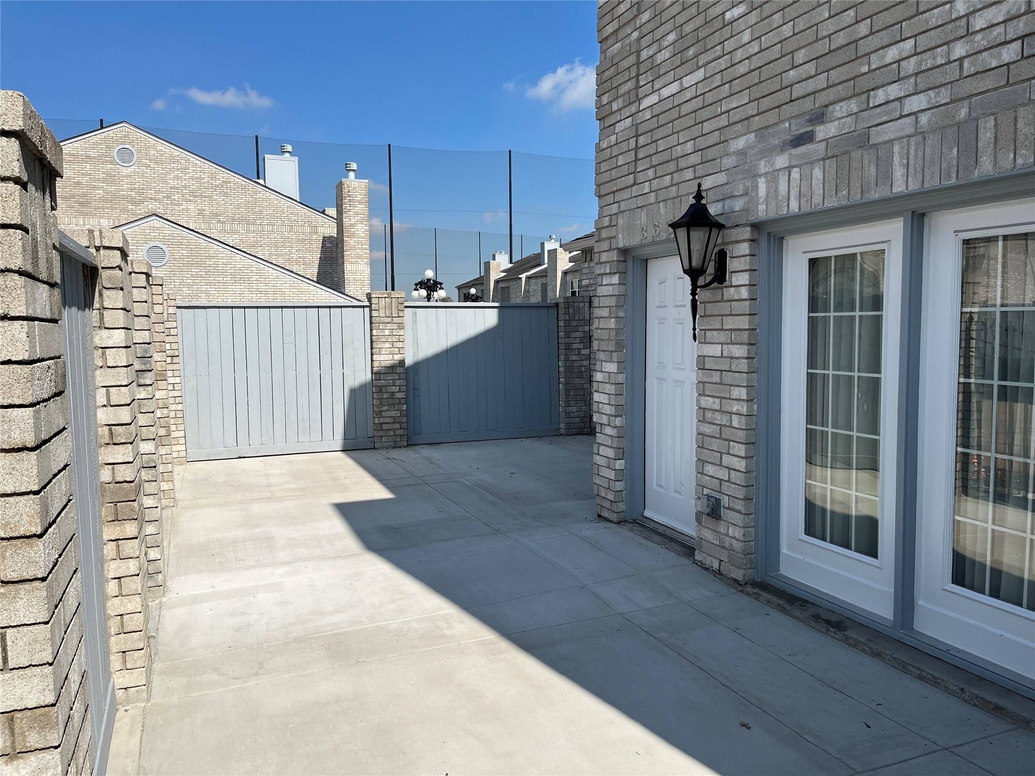 Houston, TX 77042,360 Wilcrest DR #360