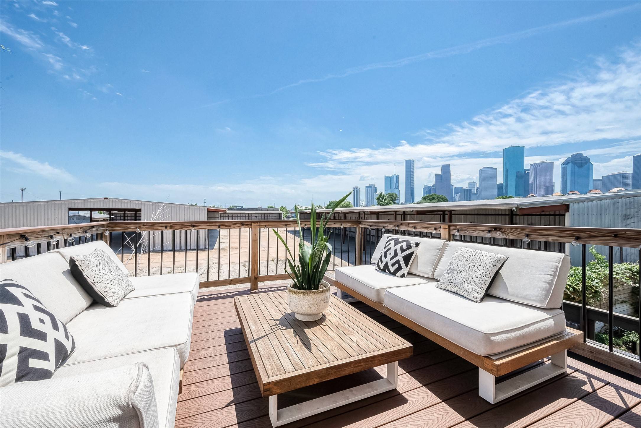 Houston, TX 77007,1817 Dart ST