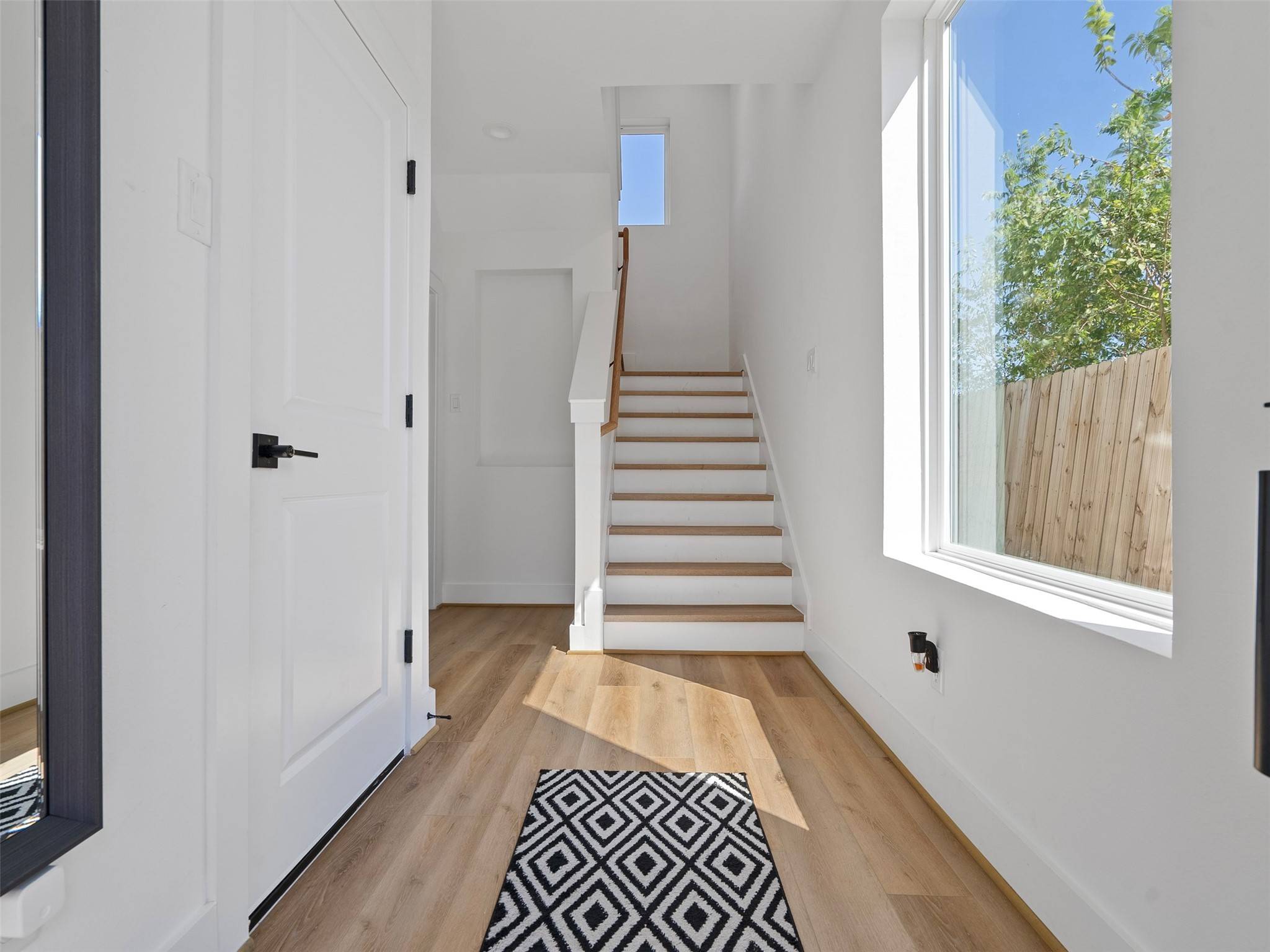 Houston, TX 77026,1807 Lee ST