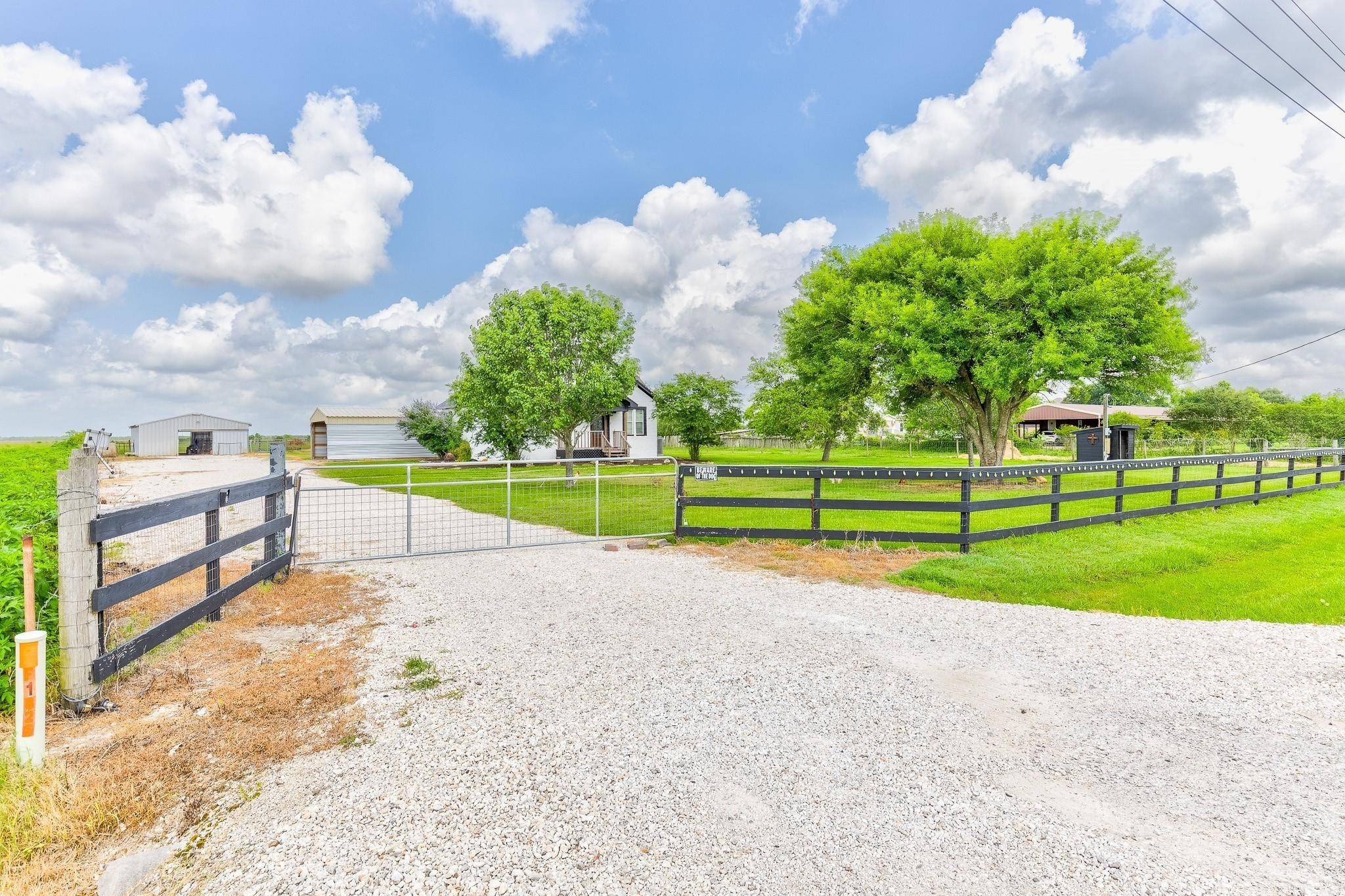 Angleton, TX 77515,1825 County Road 212