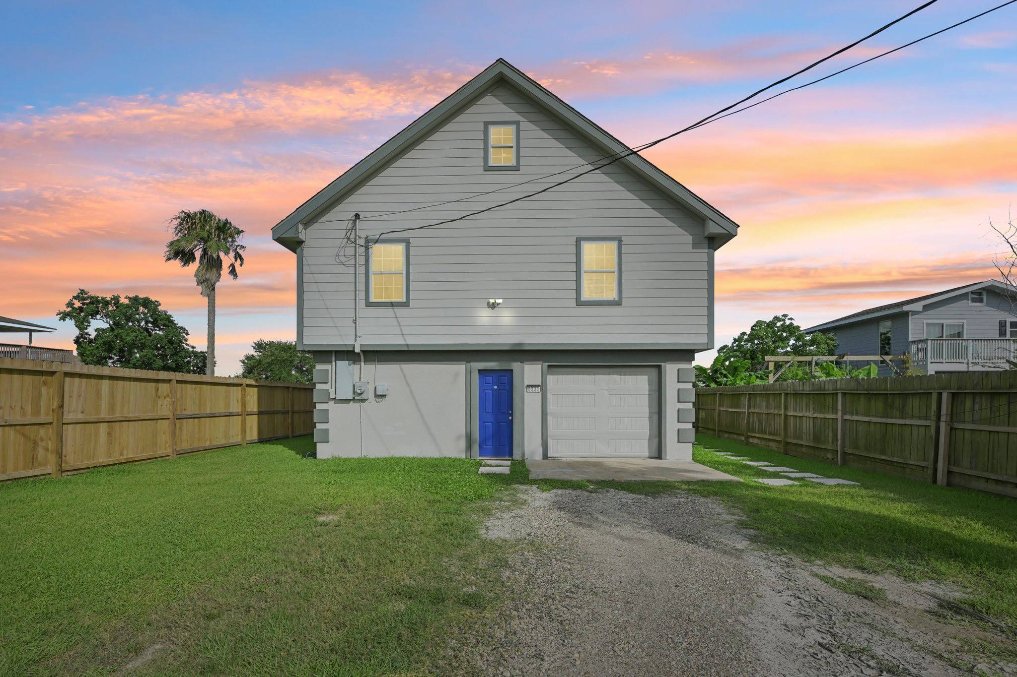 Hitchcock, TX 77563,6935 W Holiday ST
