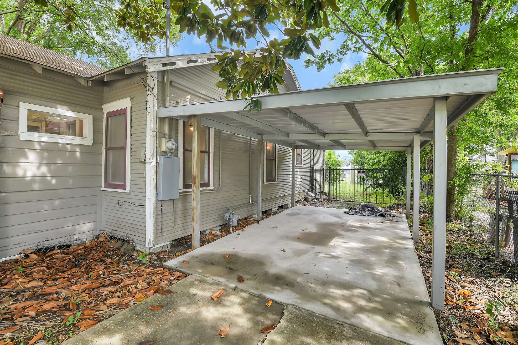 Houston, TX 77022,702 Caplin ST