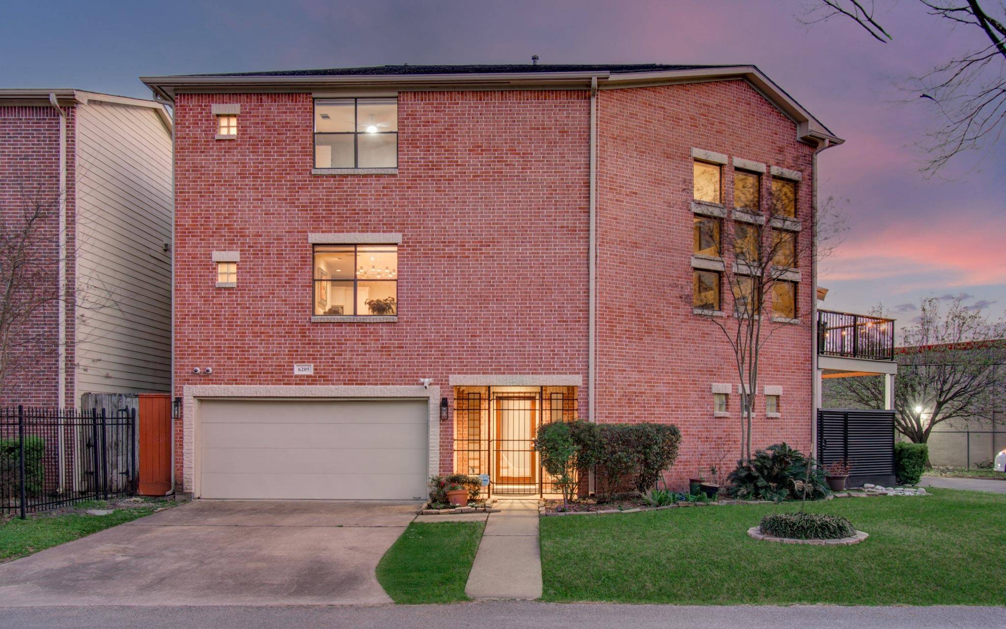 Houston, TX 77007,6205 Dell ST