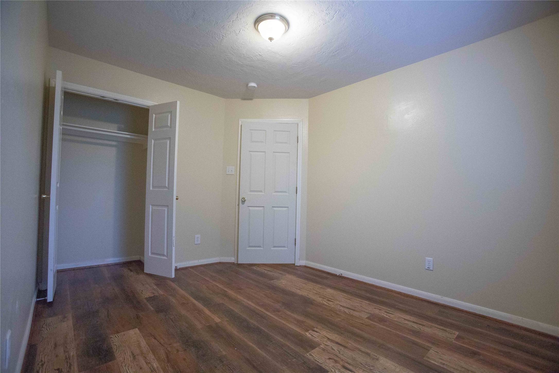 Houston, TX 77051,7824 Comal ST #B