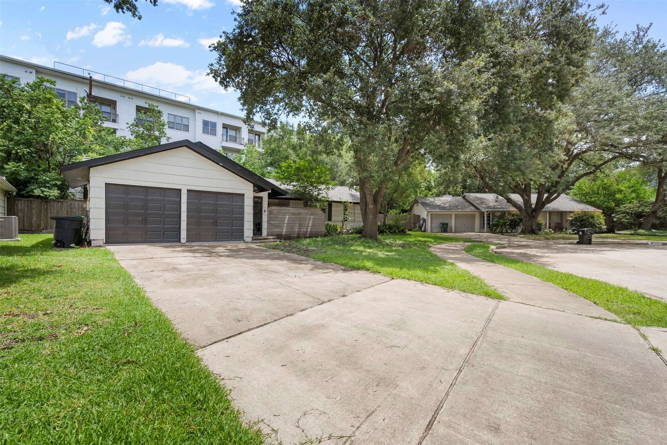 Houston, TX 77056,5422 Lincrest LN