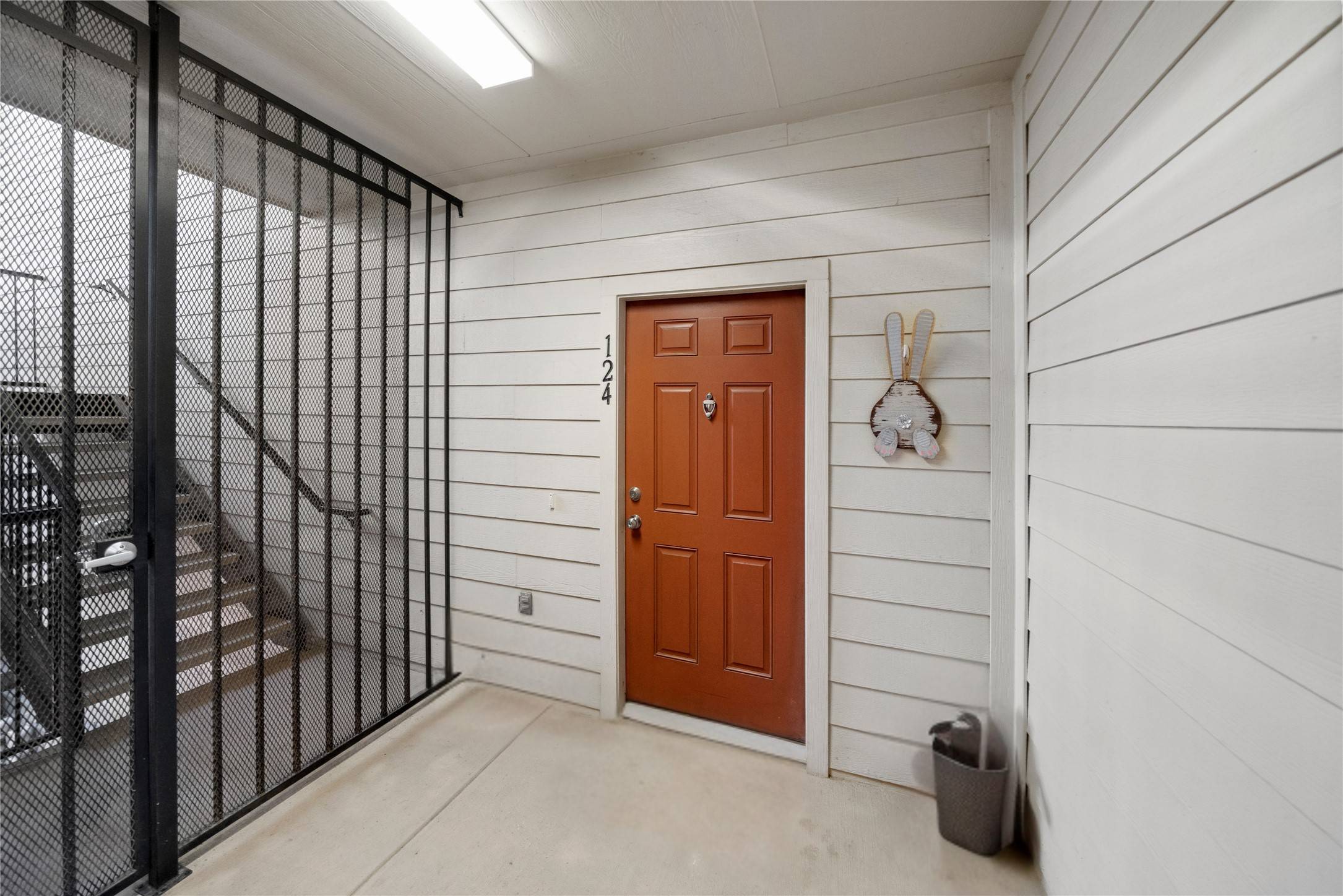 The Woodlands, TX 77382,6607 Lake Woodlands DR #124