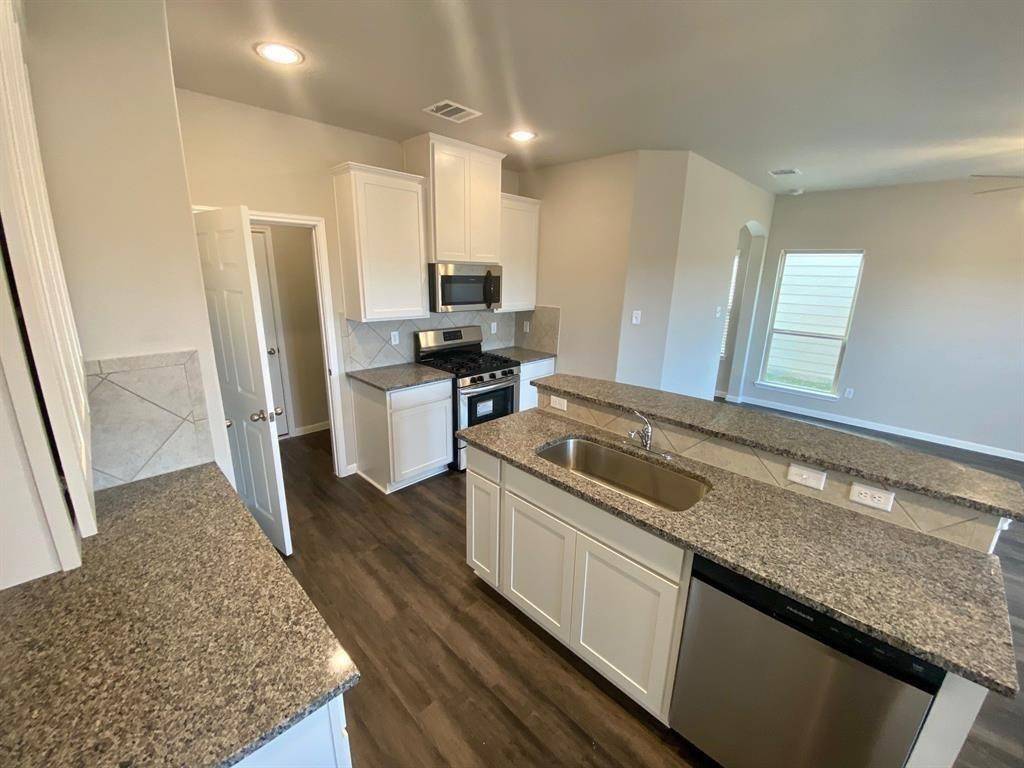 Houston, TX 77048,13320 Colina Meadows LN