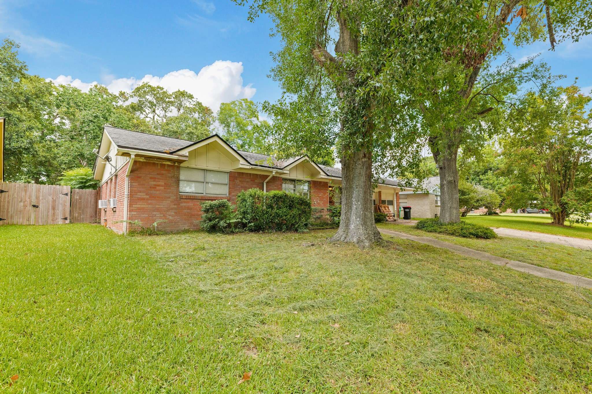 Baytown, TX 77520,1306 Narcille ST