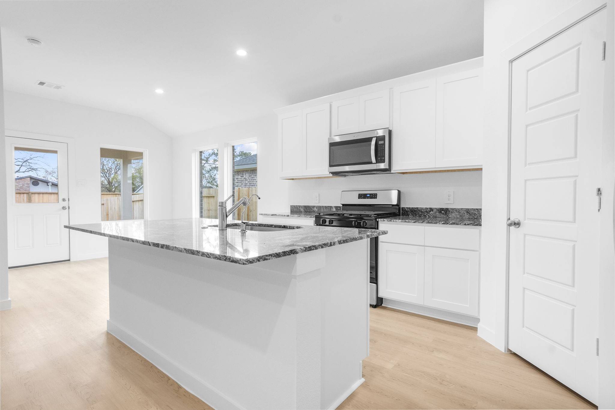 Angleton, TX 77515,521 Robin ST