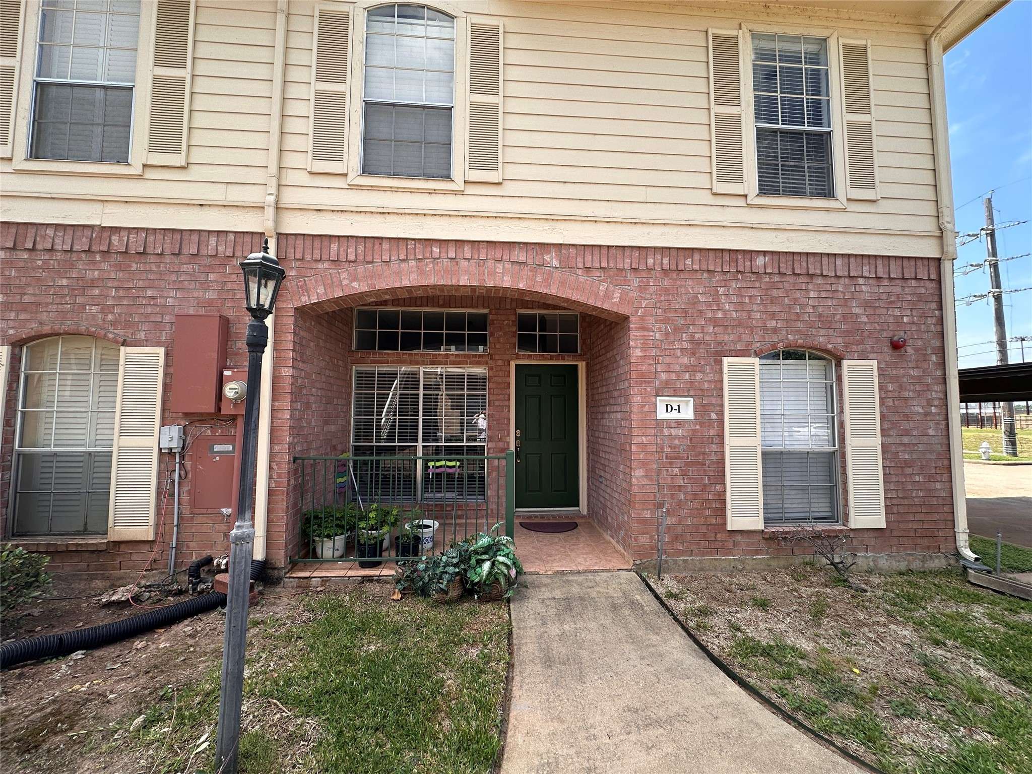 Sugar Land, TX 77479,2710 Grants lake BLVD #d1