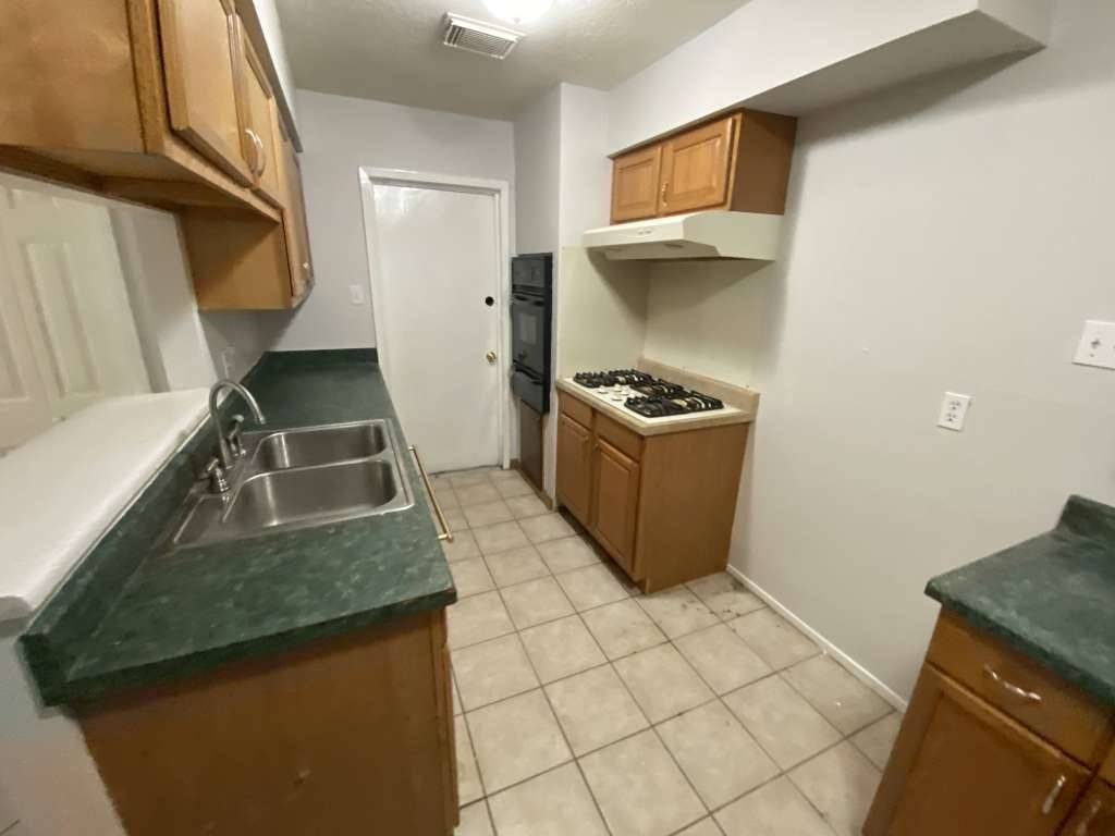 Houston, TX 77048,5023 Denoron DR