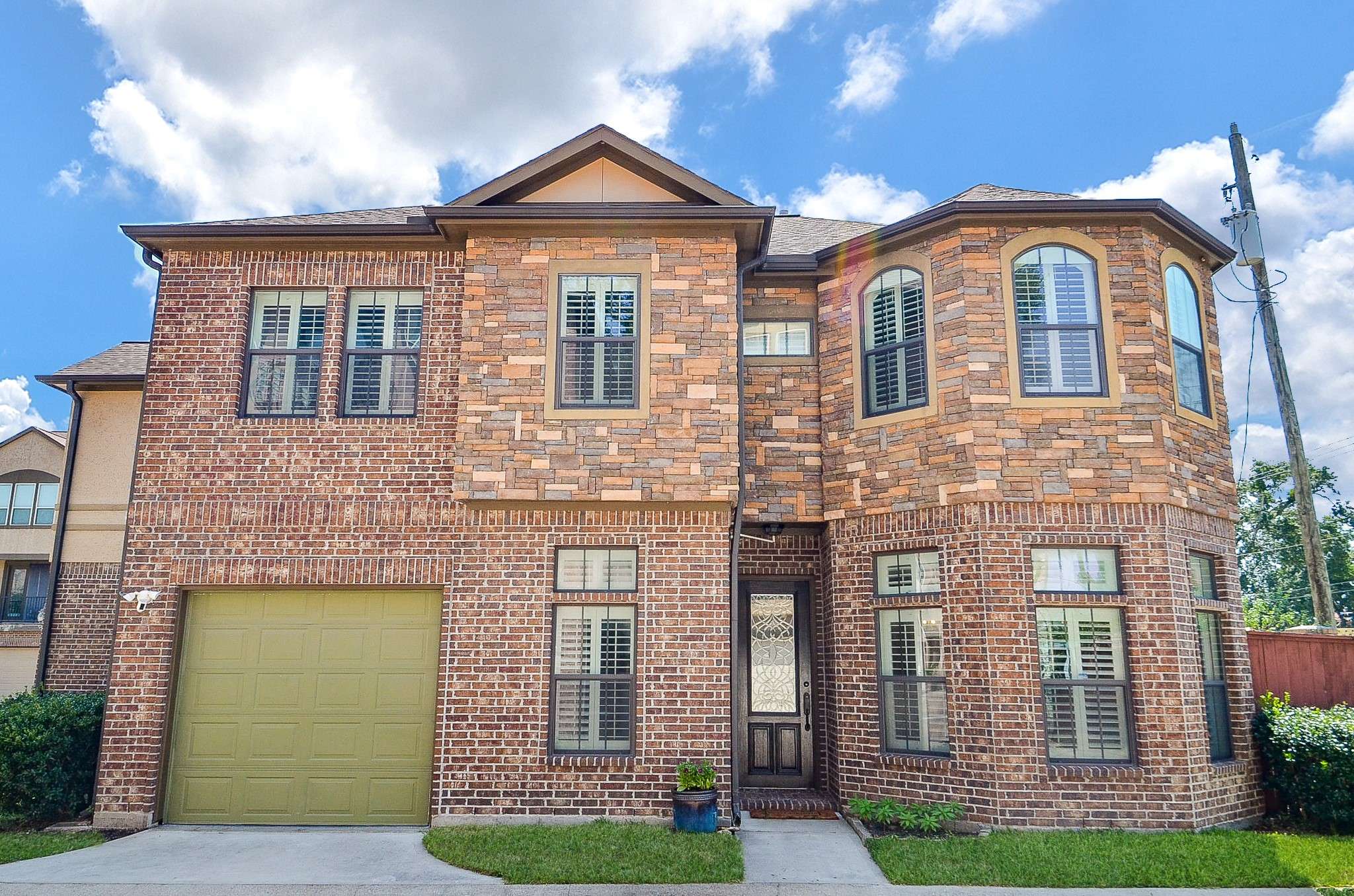 Houston, TX 77043,1915 Upland Sky LN