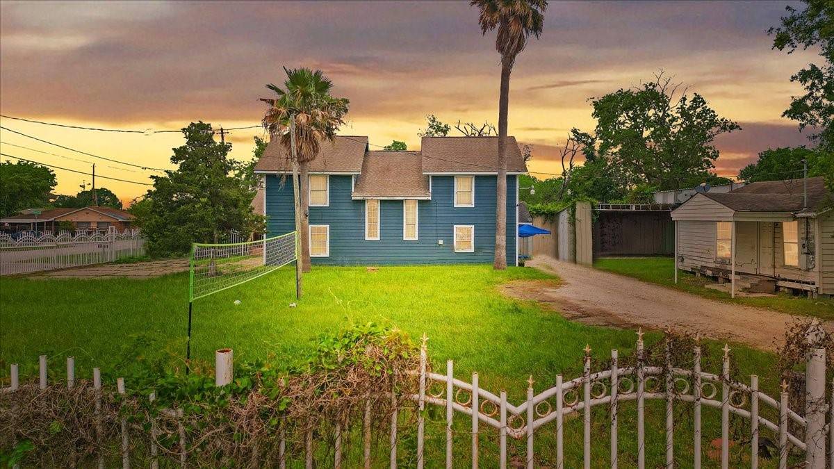 Houston, TX 77015,1229 Evanston ST