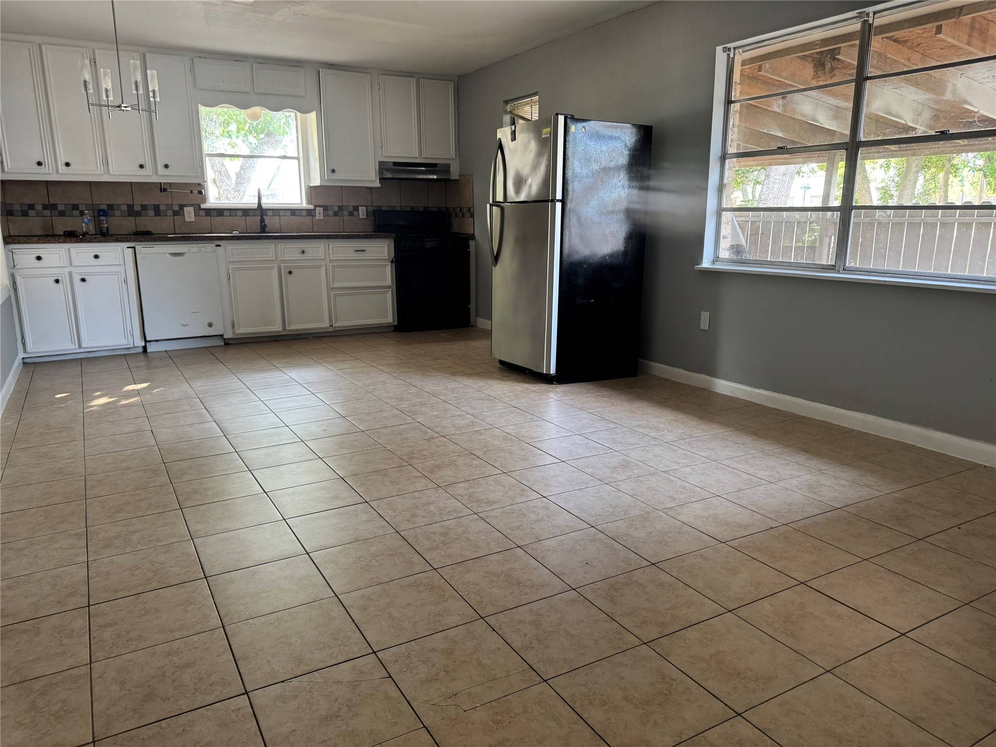 South Houston, TX 77587,705 PALESTINE ST #B