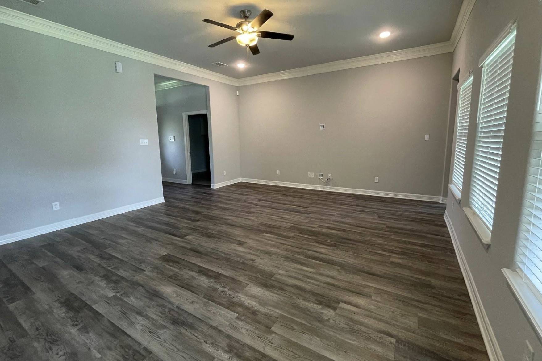Clute, TX 77531,107 Freedom DR