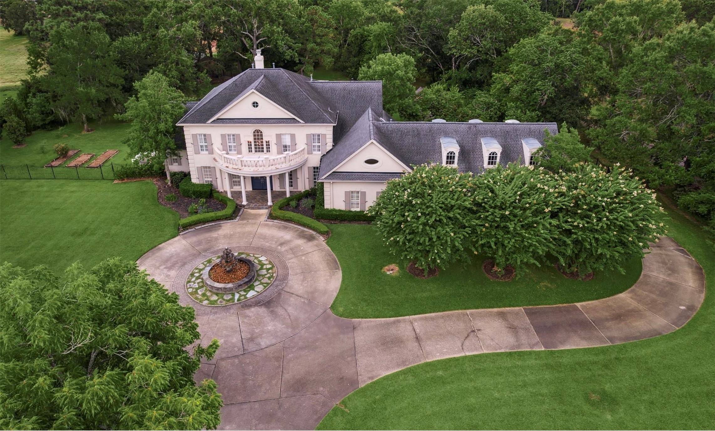 Friendswood, TX 77546,106 Melody LN