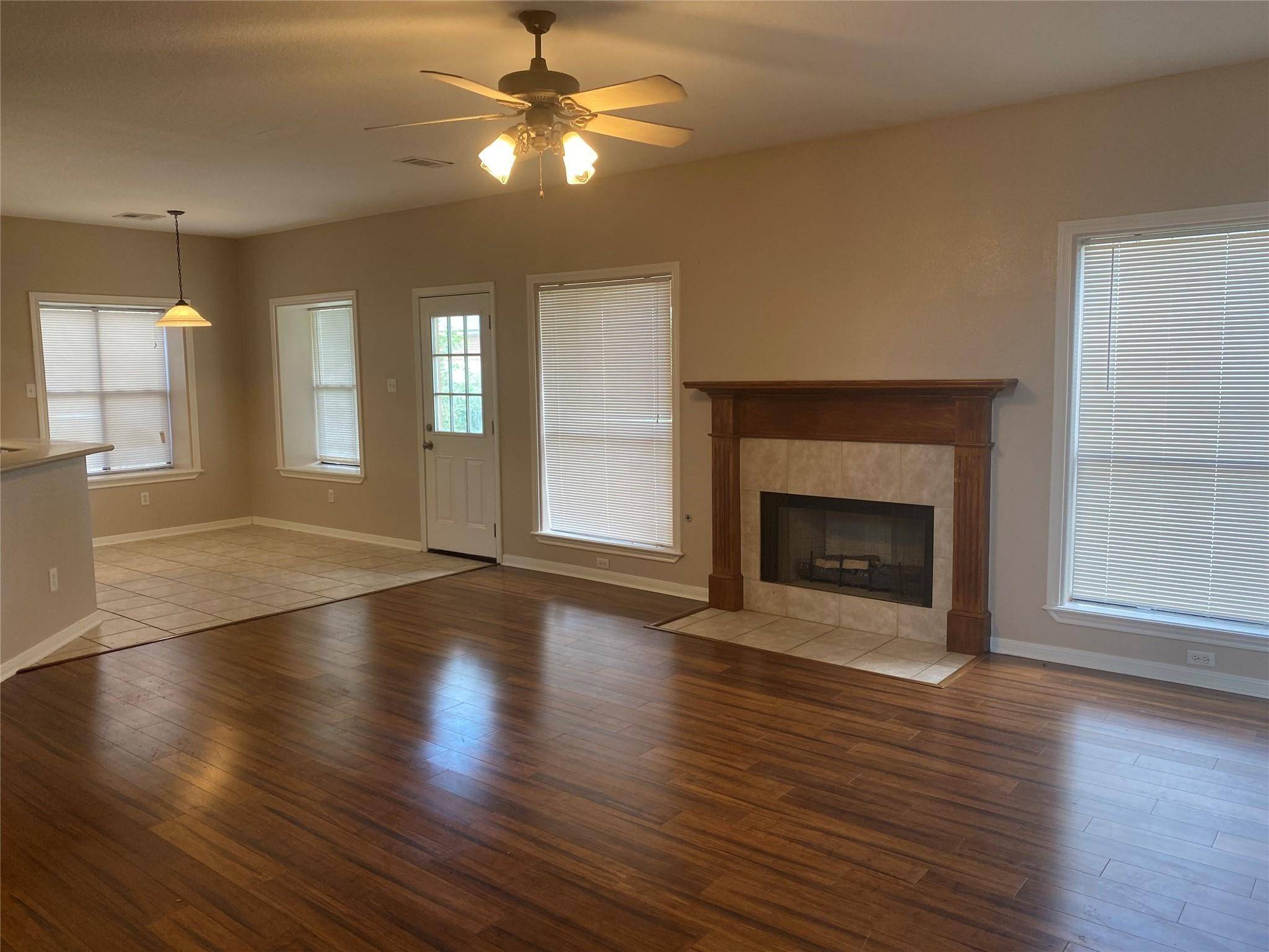 Lake Jackson, TX 77566,104 Sumac ST