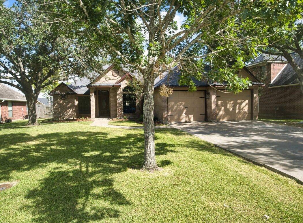 Lake Jackson, TX 77566,53 Joshua CT