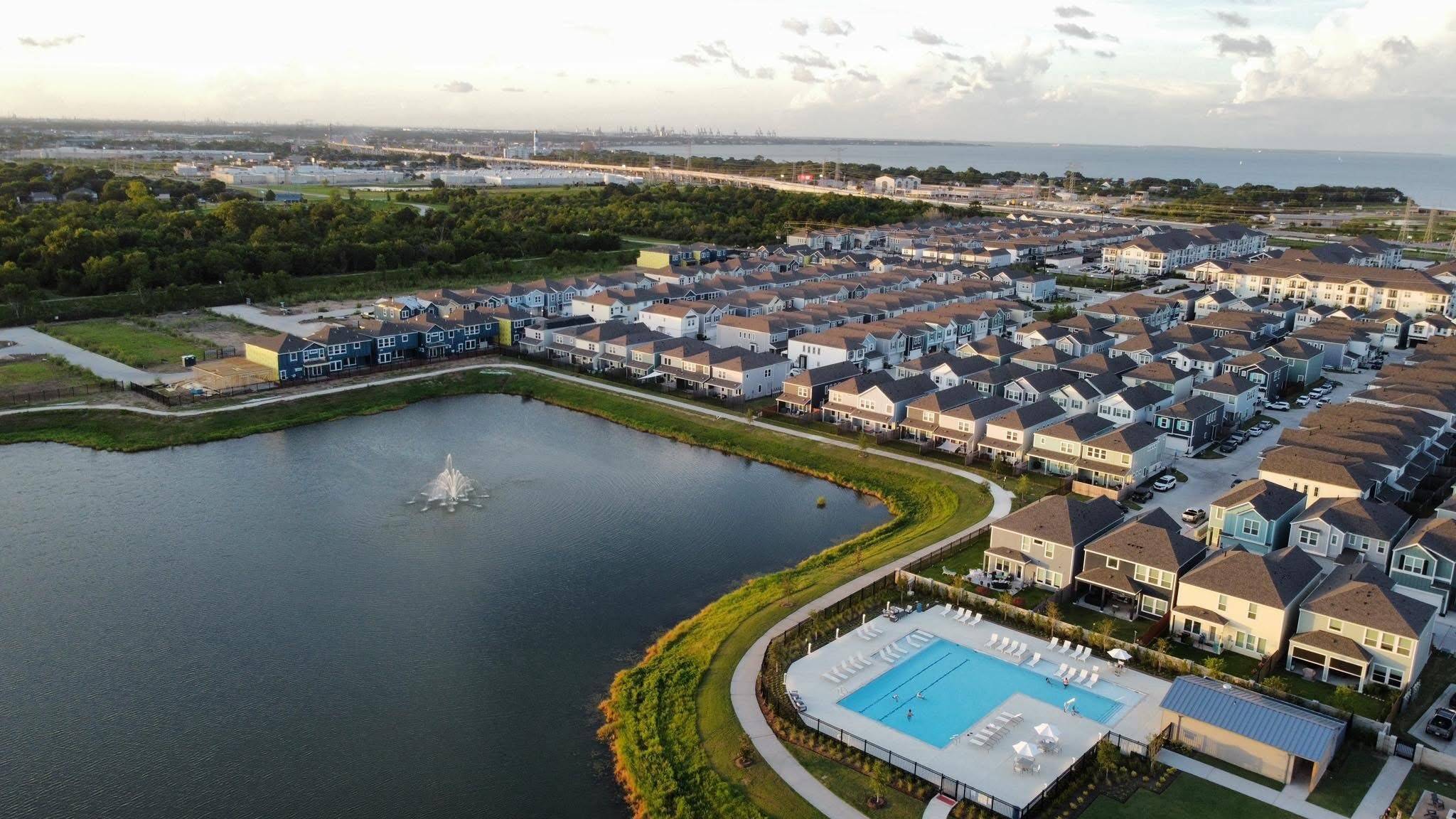 Kemah, TX 77565,614 Sandy Bay LN