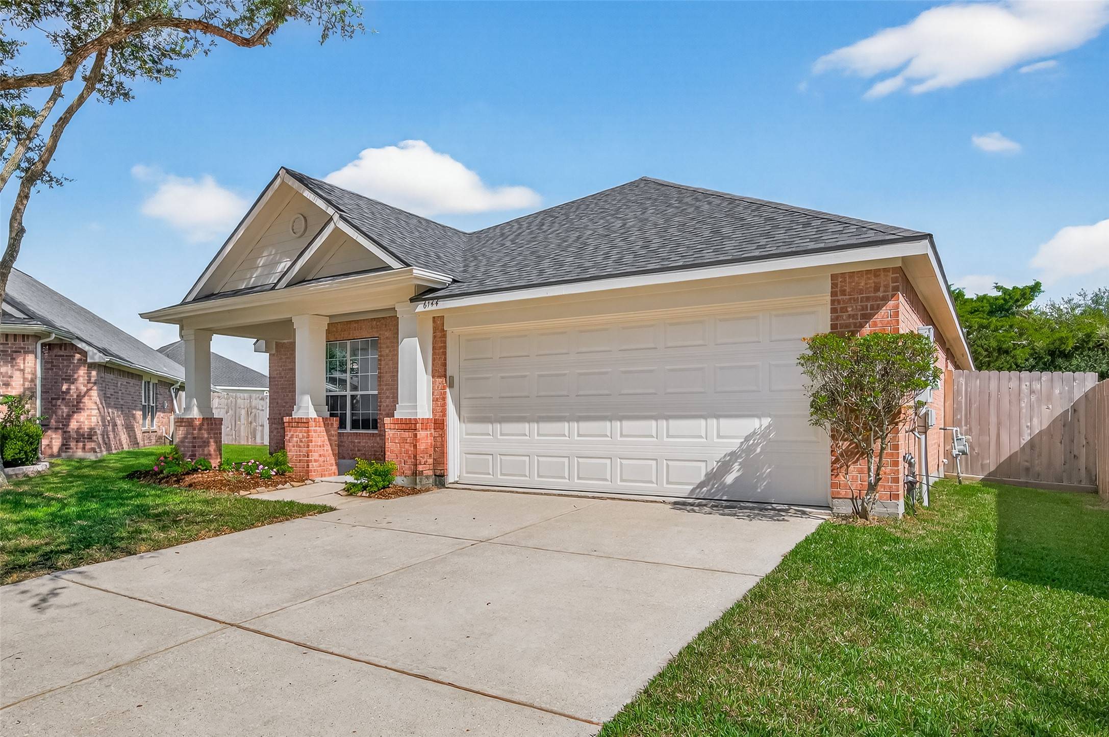 League City, TX 77573,6144 Dunbar CT