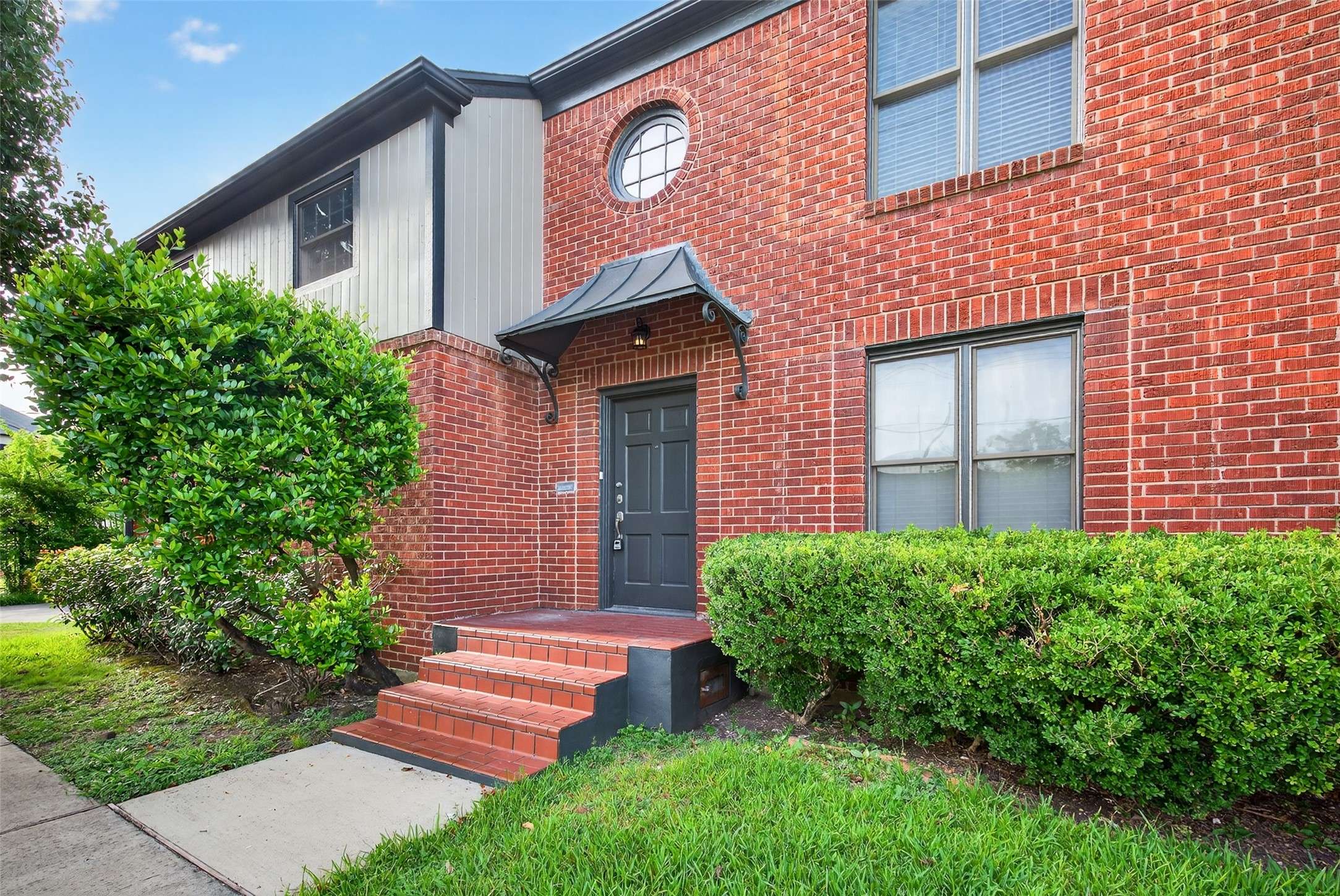 Houston, TX 77006,709 W Main ST