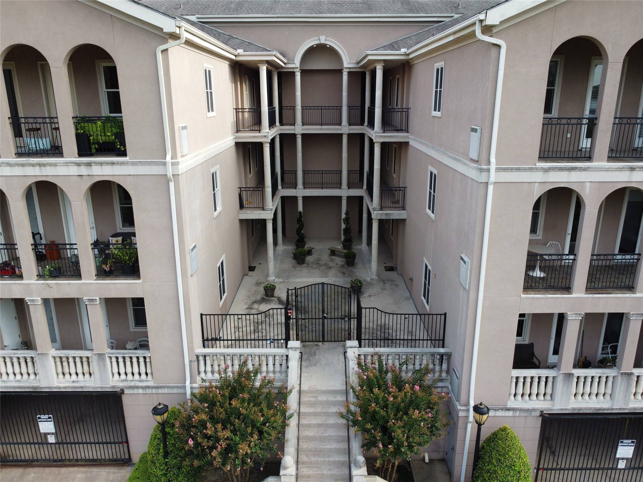 Houston, TX 77027,58 briar hollow LN
