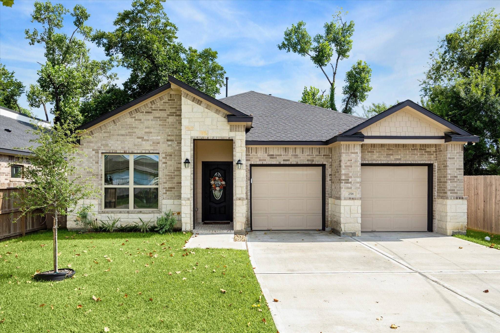 Houston, TX 77026,2516 Avenue Of Oaks ST