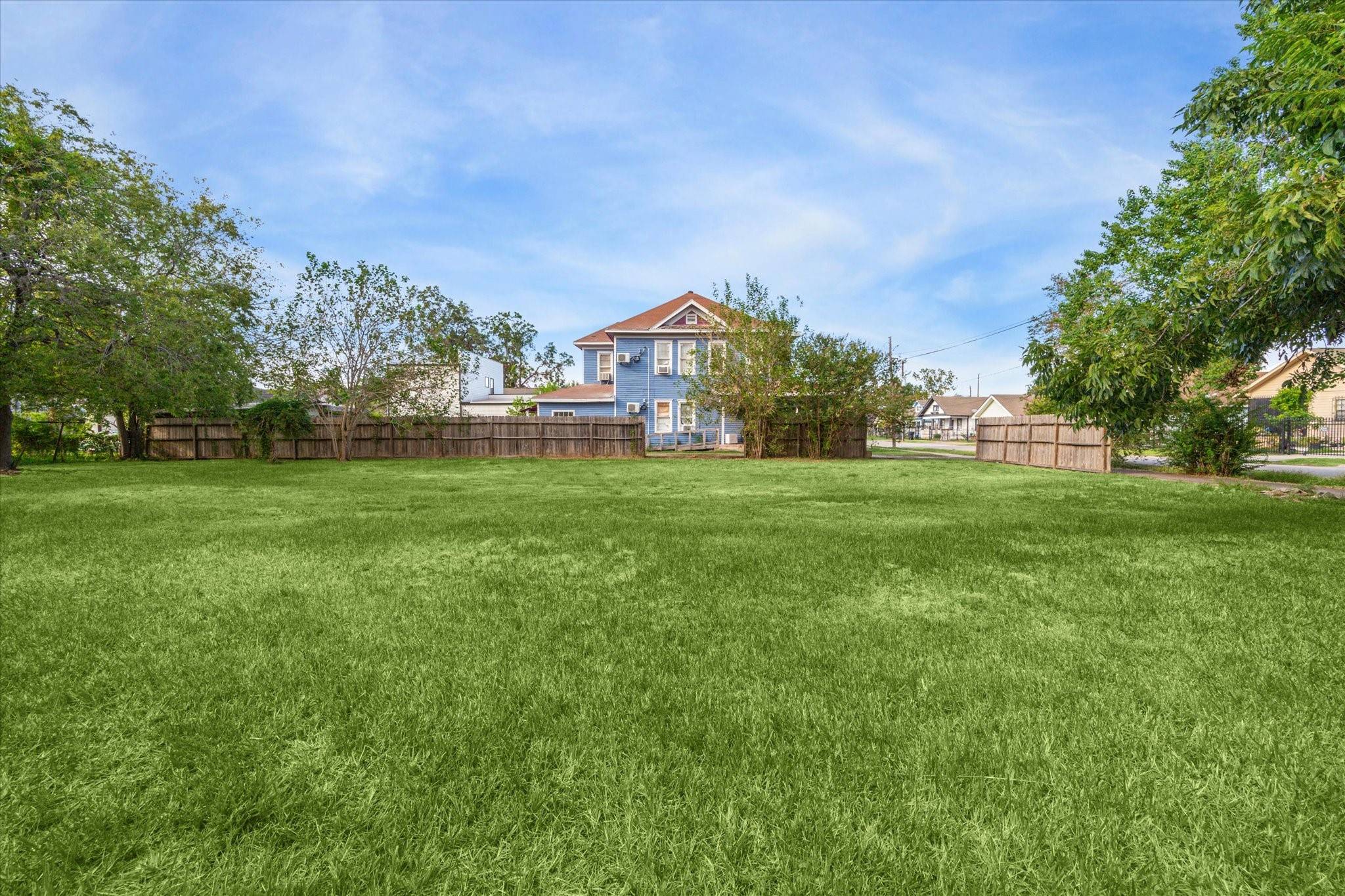 Houston, TX 77011,220 Latham ST