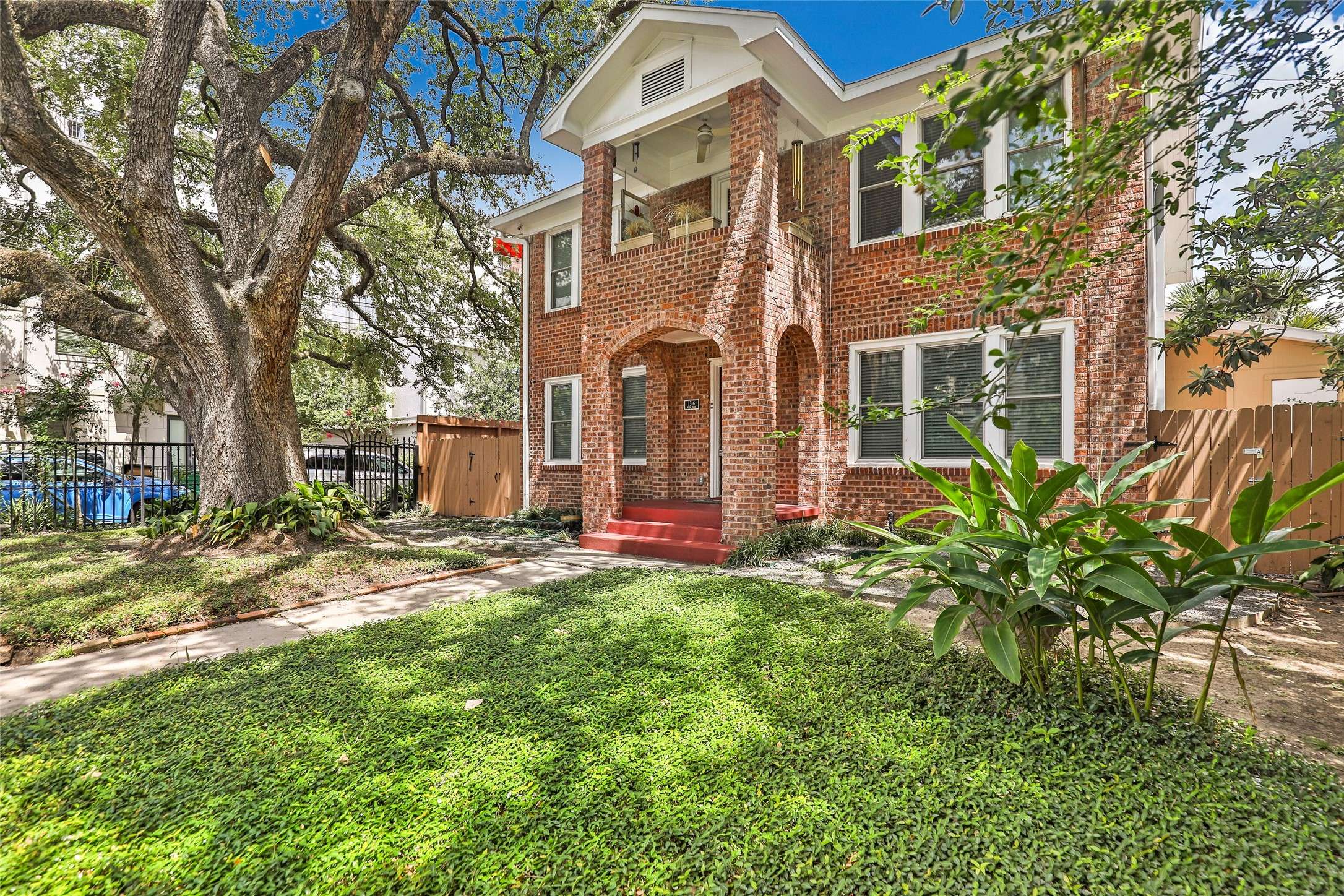 Houston, TX 77006,1316 Hyde Park BLVD