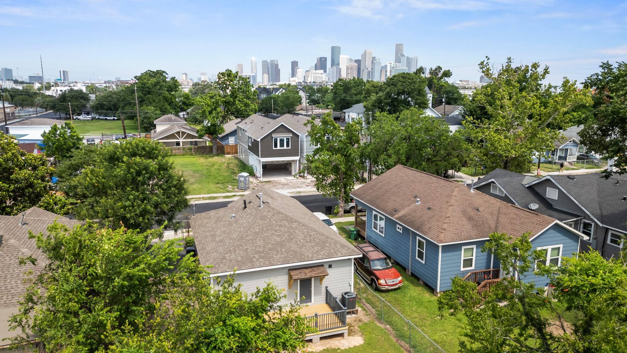 Houston, TX 77003,1505 Hussion ST