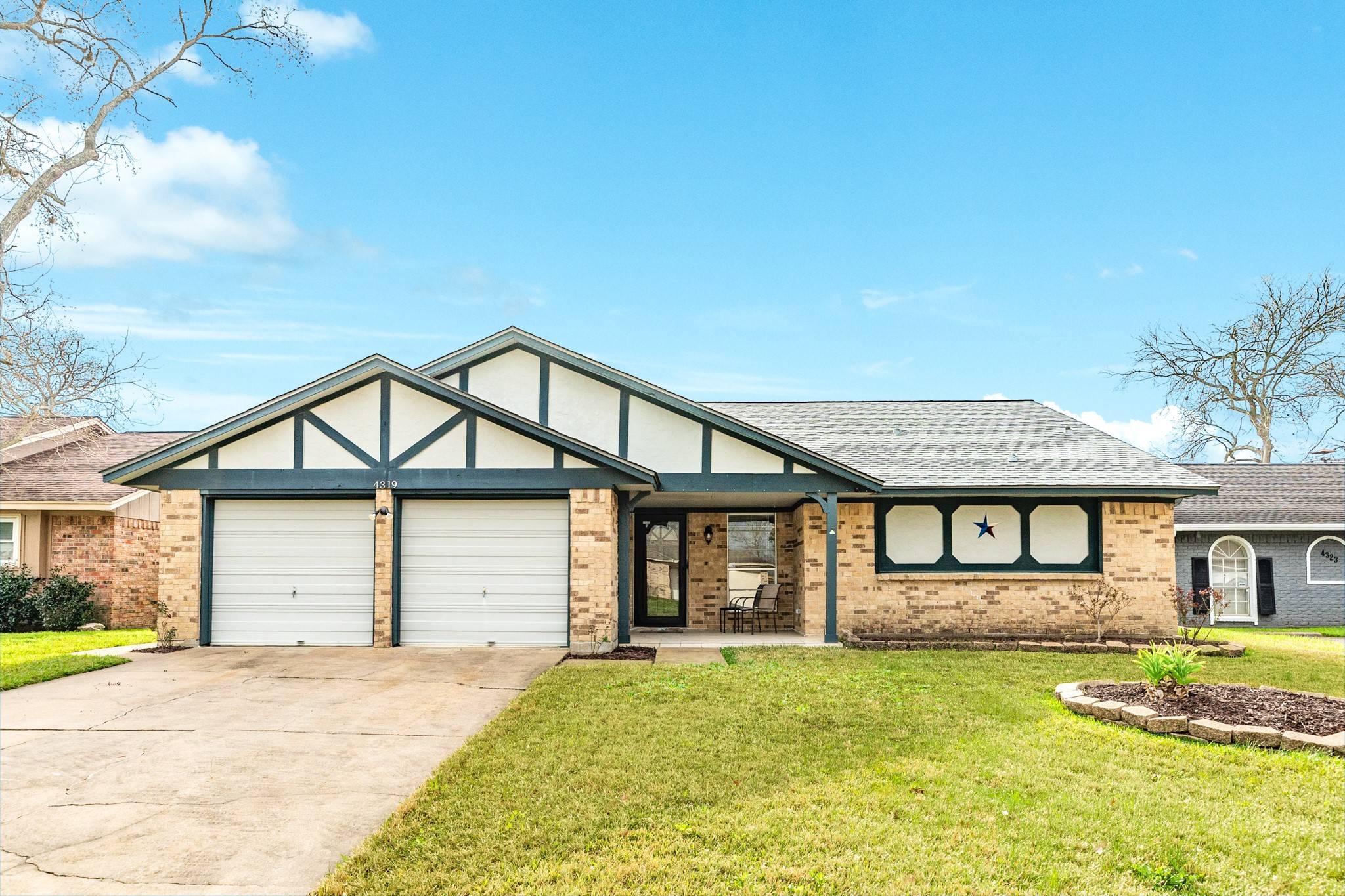 Friendswood, TX 77546,4319 Townes Forest RD