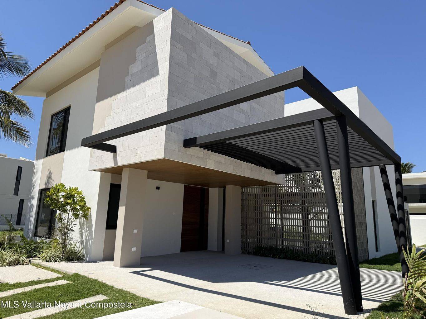 63735,153 Avenida México #120