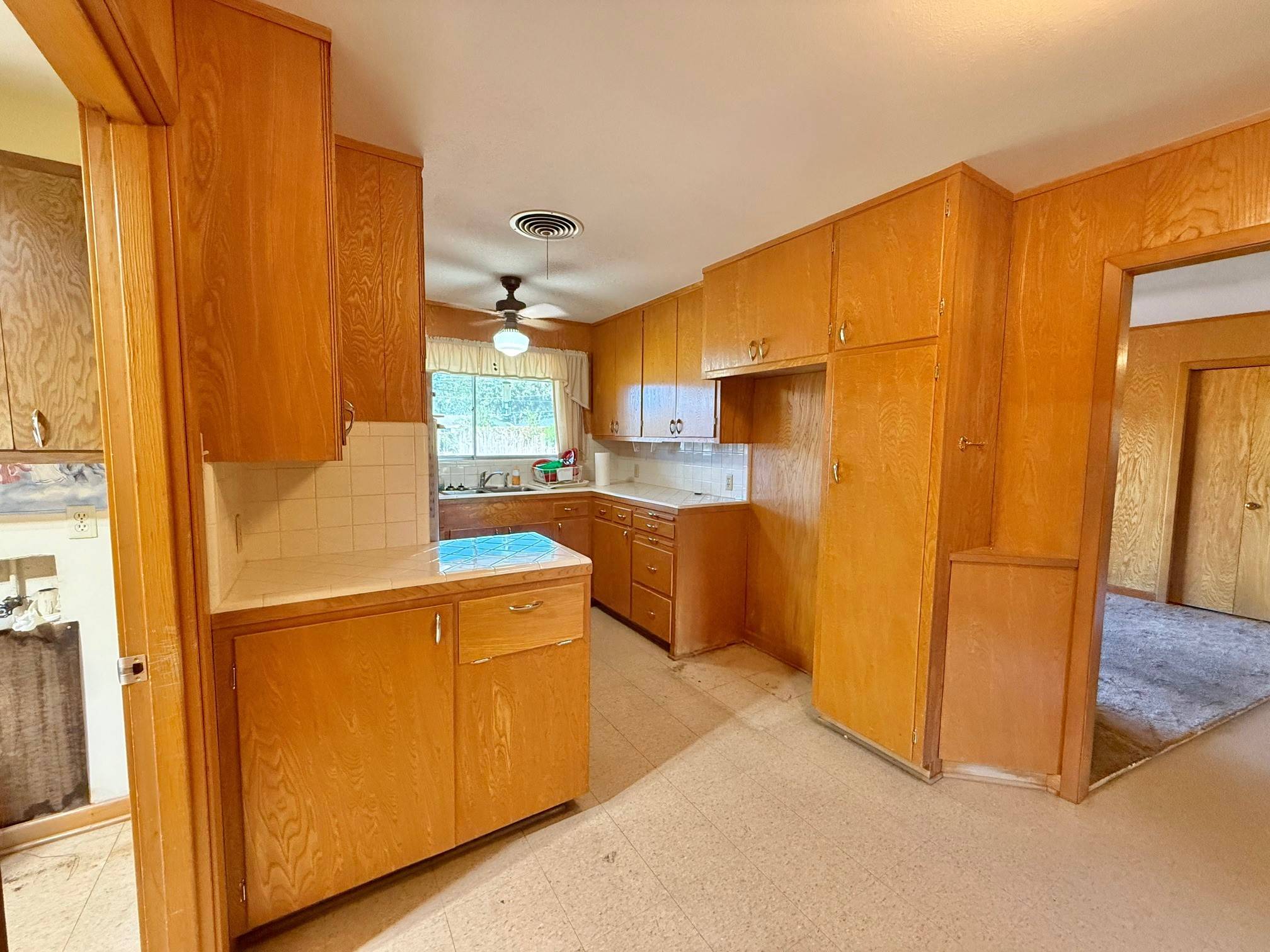 Port Neches, TX 77651,2310 13th ST