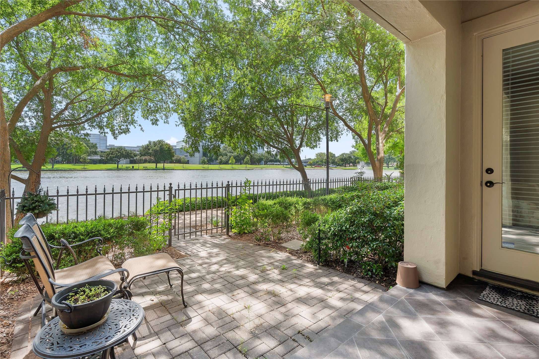 Sugar Land, TX 77478,1332 Lake Pointe Pkwy