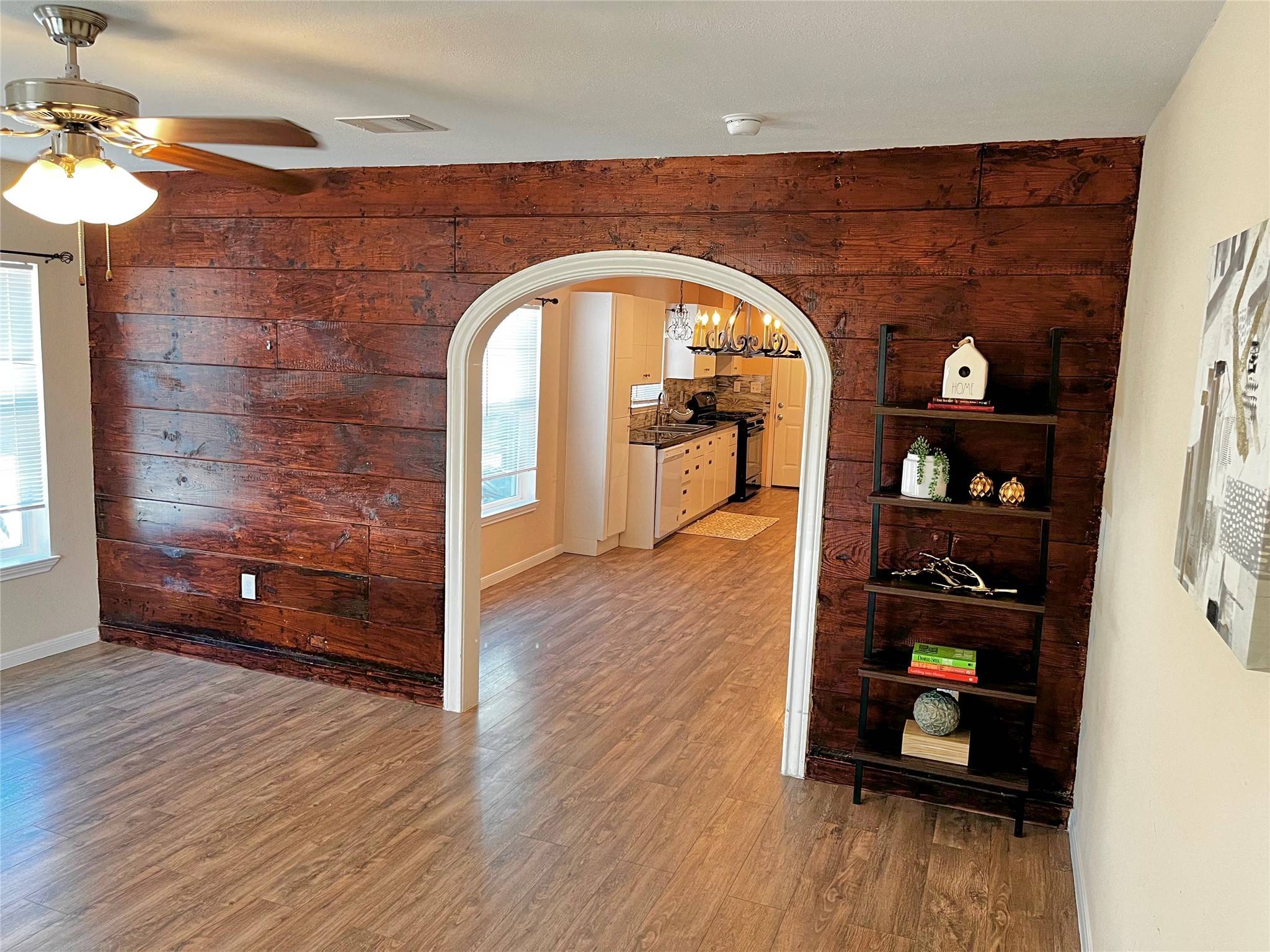 Houston, TX 77011,104 N Eastwood ST