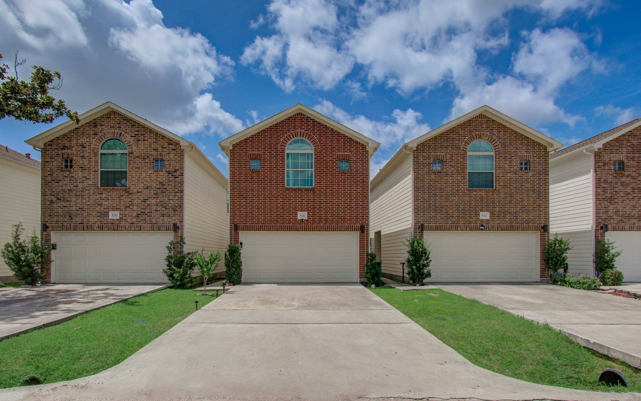 Houston, TX 77022,624 E 39th ST