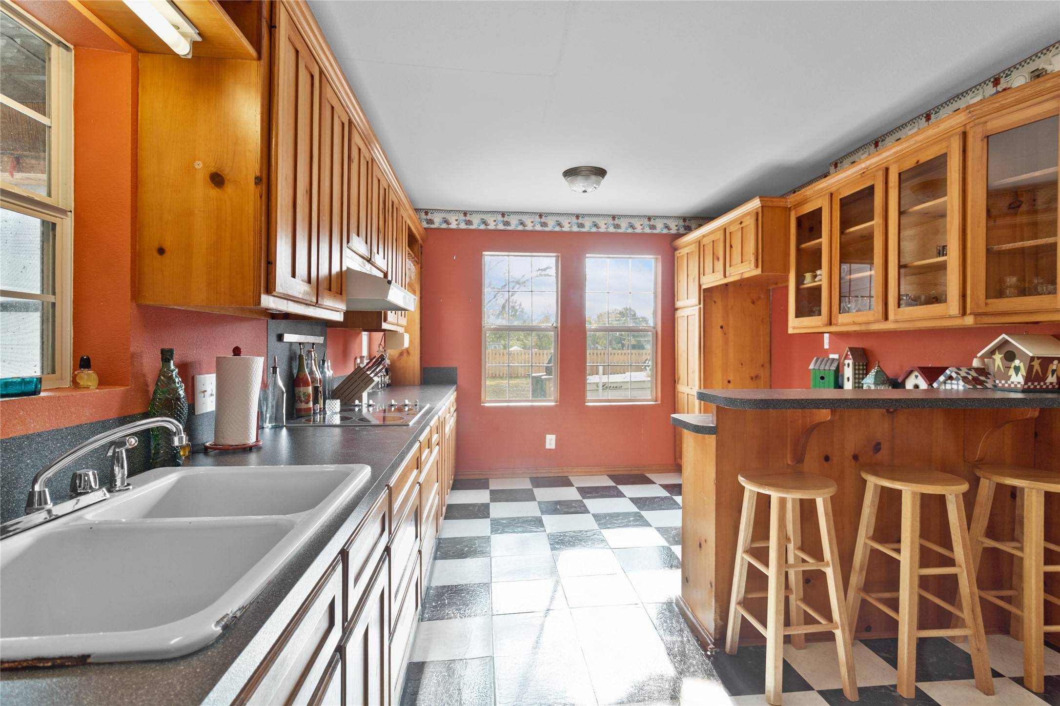 Edna, TX 77957,202 Robinson ST