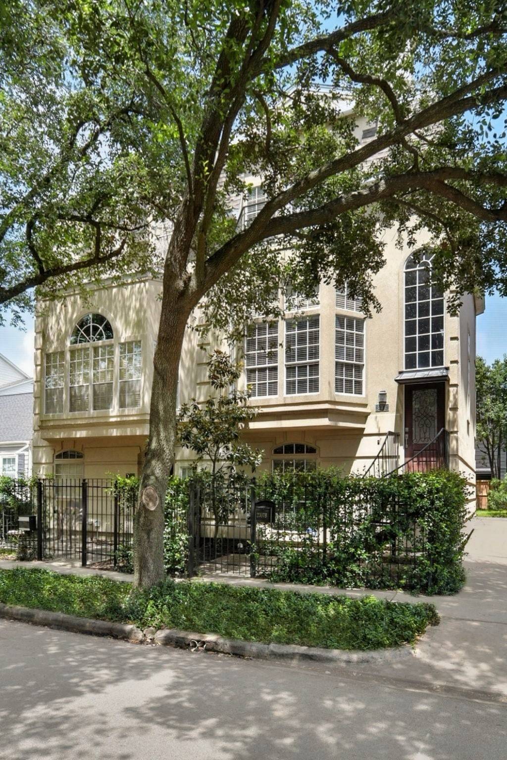 Houston, TX 77019,2307 Mcduffie ST #B