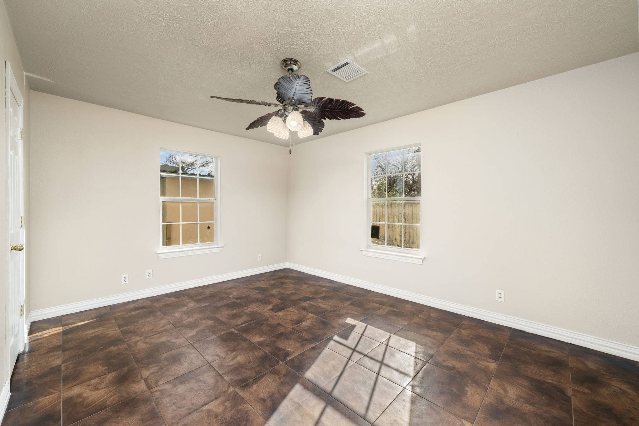 Houston, TX 77020,6324 Texarkana ST